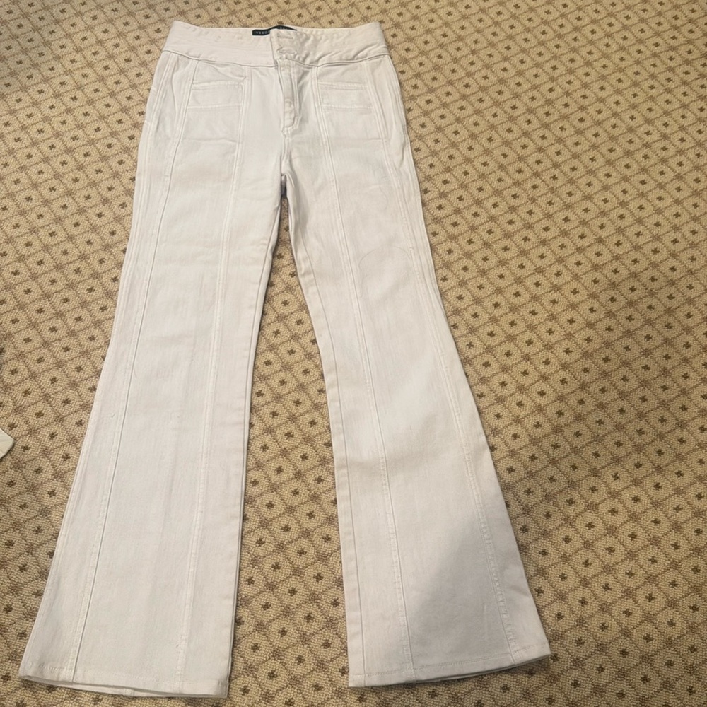 Farrah flare Jean
Perfect condition